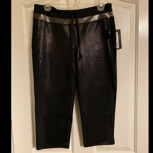 Ki Pro Performance Reversible Capri Leggings.